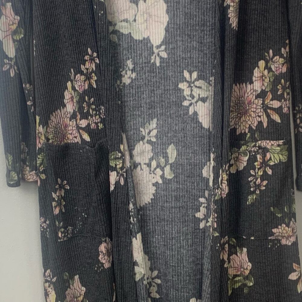 LuLaRoe Gray Floral Ribbed Duster Size XS - Picture 5 of 9